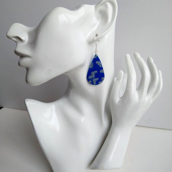 Handmade blue color polymer clay earrings. Boucles d'oreilles fait à la main - Picture 3 of 6